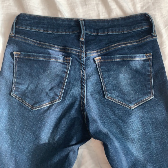 Mid Rise Jeans - Picture 7 of 9